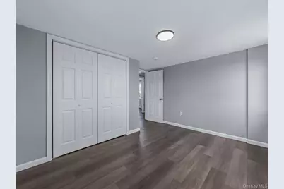 6 E Barclay Street, Hicksville, NY 11801 - Photo 18