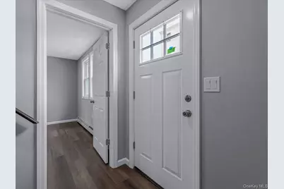 6 E Barclay Street, Hicksville, NY 11801 - Photo 4