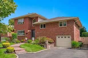 114 Seaman Rd, Jericho, NY 11753 - Photo 2