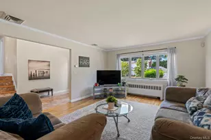 114 Seaman Rd, Jericho, NY 11753 - Photo 8