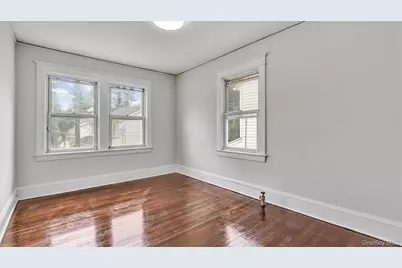 3 Walnut Place, Great Neck, NY 11021 - Photo 22