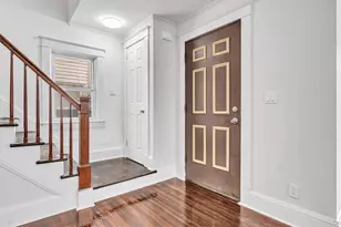 3 Walnut Pl, Great Neck, NY 11021 - Photo 8