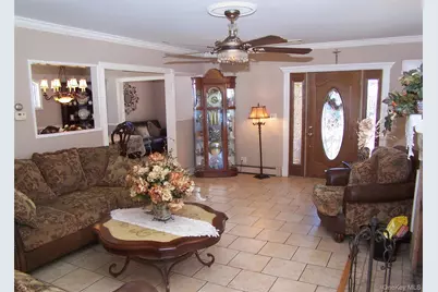 85 Oakland Avenue, Lynbrook, NY 11563 - Photo 4