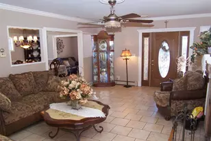 85 Oakland Ave, Lynbrook, NY 11563 - Photo 4