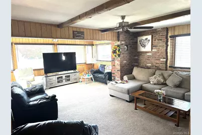 9 Hollings Drive, Deer Park, NY 11729 - Photo 8