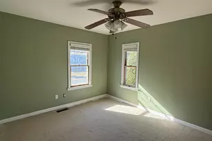 11005 Main Rd, East Marion, NY 11939 - Photo 14