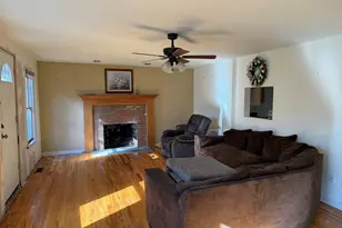 11005 Main Rd, East Marion, NY 11939 - Photo 6
