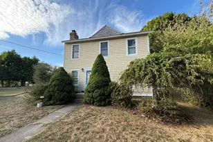 11005 Main Rd, East Marion, NY 11939 - Photo 2