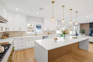 19 Mead Ln, Westbury, NY 11590 - Photo 4