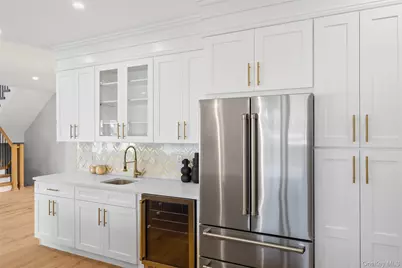 19 Mead Lane, Westbury, NY 11590 - Photo 10