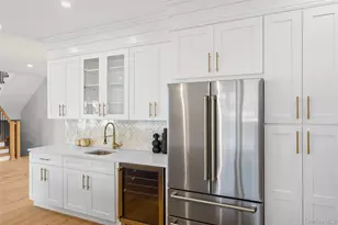 19 Mead Ln, Westbury, NY 11590 - Photo 10