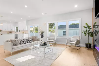 19 Mead Lane, Westbury, NY 11590 - Photo 34