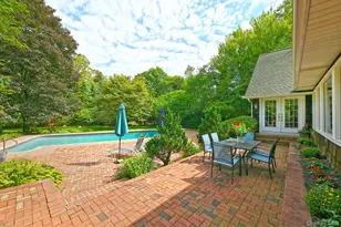 21 W Mall Dr, Huntington, NY 11743 - Photo 34