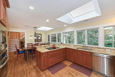 21 W Mall Drive, Huntington, NY 11743 - Photo 10