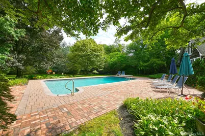 21 W Mall Drive, Huntington, NY 11743 - Photo 36