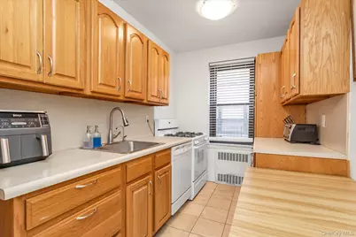 320 Atlantic Avenue #D-2, East Rockaway, NY 11518 - Photo 10