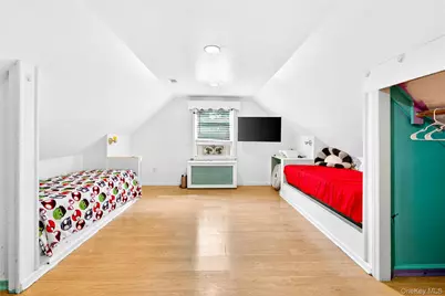 588 Newton Avenue, Uniondale, NY 11553 - Photo 12