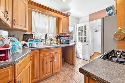 588 Newton Avenue, Uniondale, NY 11553 - Photo 14