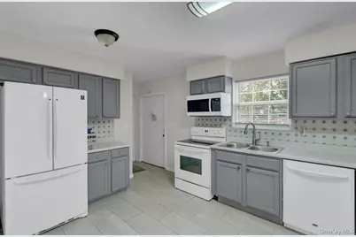 125 Grand Avenue, Shirley, NY 11967 - Photo 6