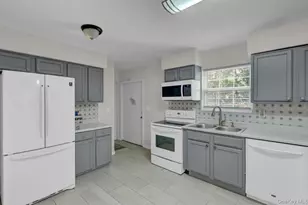 125 Grand Ave, Shirley, NY 11967 - Photo 6