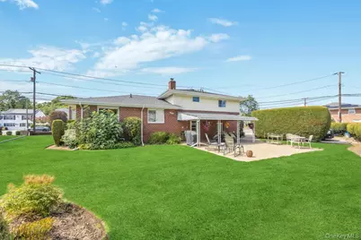 338 Stewart Avenue, Bethpage, NY 11714 - Photo 32