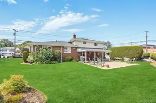 338 Stewart Ave, Bethpage, NY 11714 - Photo 32