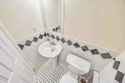 338 Stewart Avenue, Bethpage, NY 11714 - Photo 22