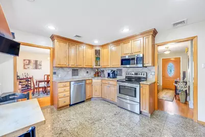 338 Stewart Avenue, Bethpage, NY 11714 - Photo 6