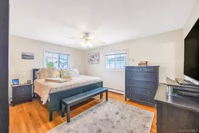 338 Stewart Avenue, Bethpage, NY 11714 - Photo 14