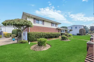 338 Stewart Avenue, Bethpage, NY 11714 - Photo 2