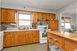 41 Jackson Ave, Mineola, NY 11501 - Photo 14