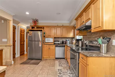 41 Jackson Avenue, Mineola, NY 11501 - Photo 6