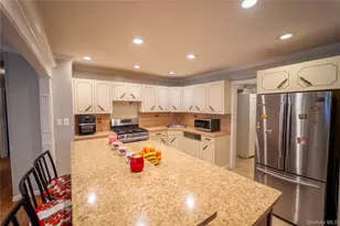 56 Suffolk Ave, West Babylon, NY 11704 - Photo 10