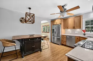 274 Mt Pleasant Rd, Hauppauge, NY 11788 - Photo 8