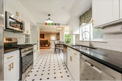 113 Old Mill Road, Great Neck, NY 11023 - Photo 10