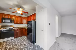 67-50 Thornton Pl, Forest Hills, NY 11375 - Photo 10