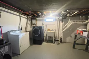 24 Tulip Ln, New Hyde Park, NY 11040 - Photo 34