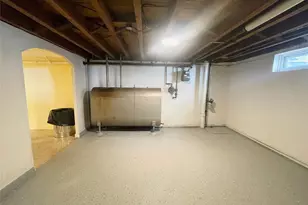 24 Tulip Ln, New Hyde Park, NY 11040 - Photo 32