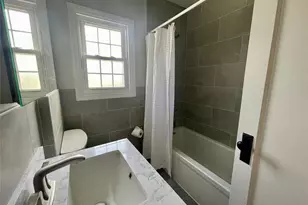 24 Tulip Ln, New Hyde Park, NY 11040 - Photo 16