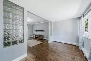 10 Roy Ave, West Islip, NY 11795 - Photo 4