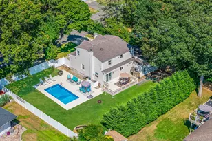 10 Roy Ave, West Islip, NY 11795 - Photo 28