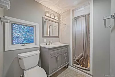 10 Roy Avenue, West Islip, NY 11795 - Photo 24