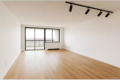 17-85 215th Street #5B, Bayside, NY 11360 - Photo 4