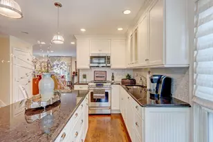 100- 18 Baker Ct, Island Park, NY 11558 - Photo 4