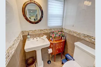 100-18 Baker Court, Island Park, NY 11558 - Photo 8