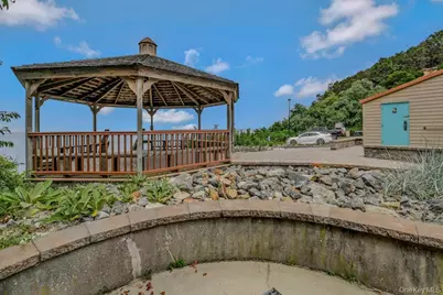 30 Center Drive, Riverhead, NY 11901 - Photo 10