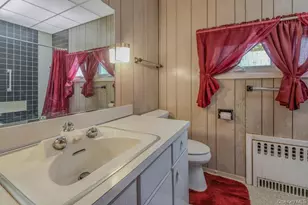 30 Center Dr, Riverhead, NY 11901 - Photo 22