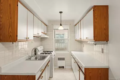 485 Bronx River Road #A21, Yonkers, NY 10704 - Photo 2