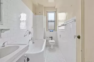 390 Riverside Dr, New York, NY 10025 - Photo 14