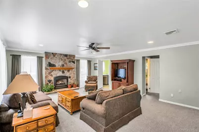 58 Rhoda Avenue, Smithtown, NY 11787 - Photo 4